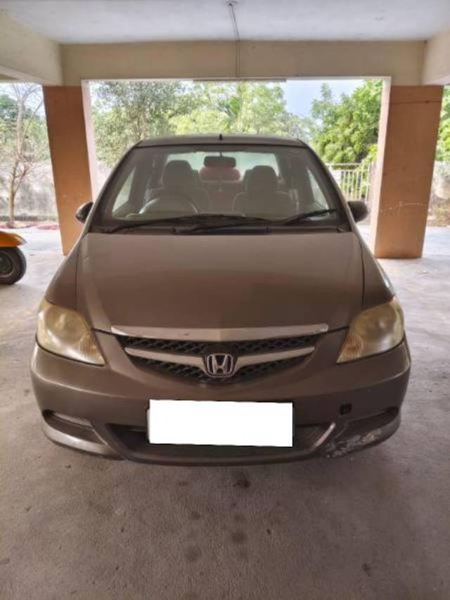https://images10.gaadi.com/usedcar_image/4627950/original/processed_a98efe3c-fee8-4d09-a41e-342d87d3e207.jpg?imwidth=6400
