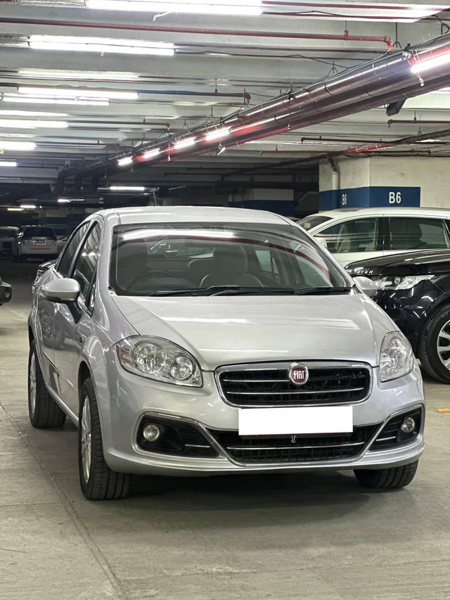 https://images10.gaadi.com/usedcar_image/4627961/original/processed_5c742122d791dd435c347174e626f0e5.jpg?imwidth=6400