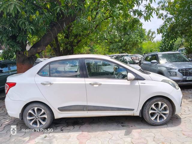 https://images10.gaadi.com/usedcar_image/4627970/original/processed_5c81d3da346c1e17594ac7f4560be338.jpg?imwidth=6401