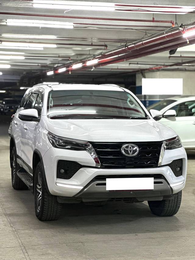 https://images10.gaadi.com/usedcar_image/4627972/original/processed_7f23a03f00c2aa339b0caaa1e38dc7a7.jpg?imwidth=6400