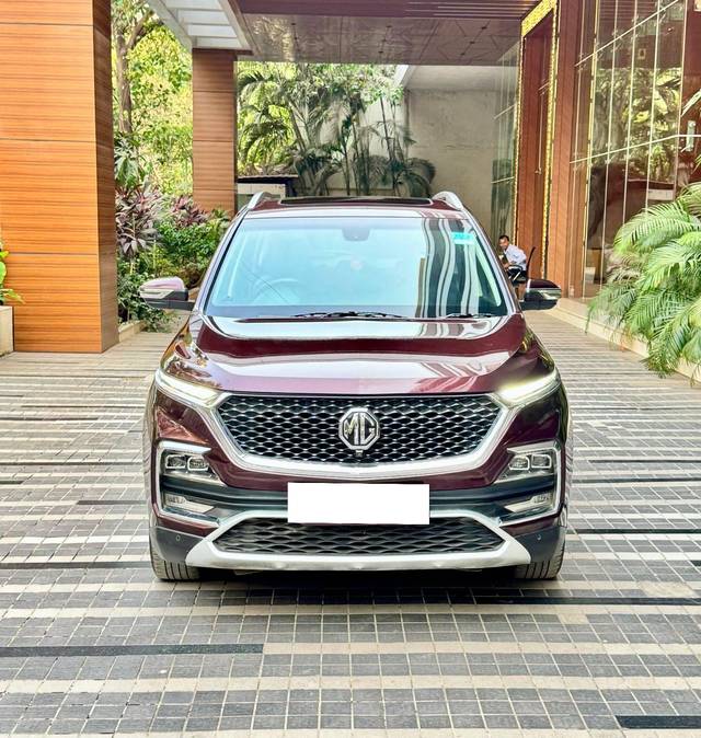 https://images10.gaadi.com/usedcar_image/4627976/original/processed_7323f870-7516-437b-8c67-d7264cdf6e55.jpg?imwidth=6402