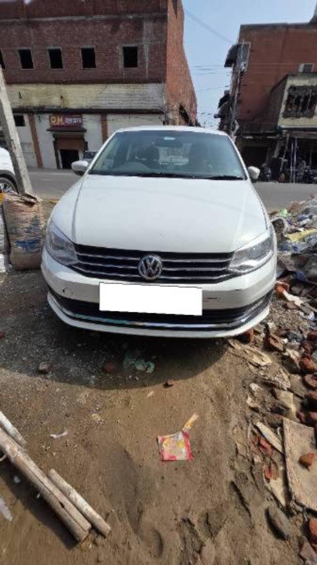 https://images10.gaadi.com/usedcar_image/4627988/original/processed_6f4227bd-cbad-485b-9f24-8ae3b3b56072.jpg?imwidth=6402