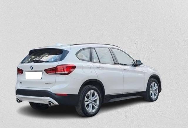 https://images10.gaadi.com/usedcar_image/4627990/original/9767343dcb726aef221a1ea42cd4f7fe.jpg?imwidth=6402