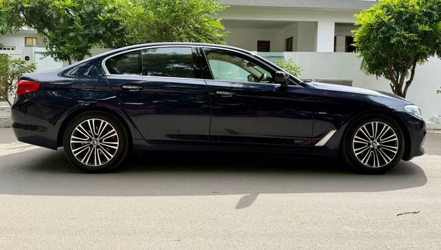 https://images10.gaadi.com/usedcar_image/4628004/original/e7e3387c8b89b32278fe940aece2cb75.jpg?imwidth=6401