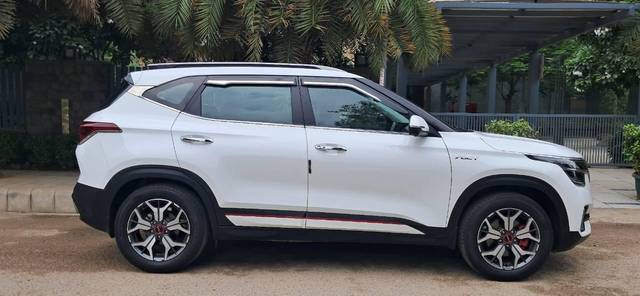 https://images10.gaadi.com/usedcar_image/4628018/original/processed_1ad87475d434408177d38260a9122754.jpg?imwidth=6401
