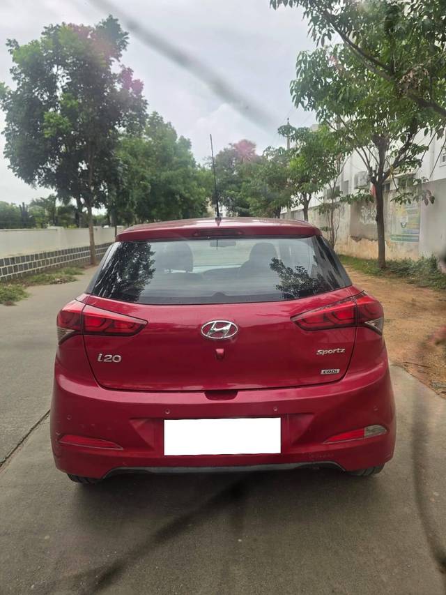 https://images10.gaadi.com/usedcar_image/4628033/original/processed_4d26c91e588679afbec146cd70828581.jpg?imwidth=6402