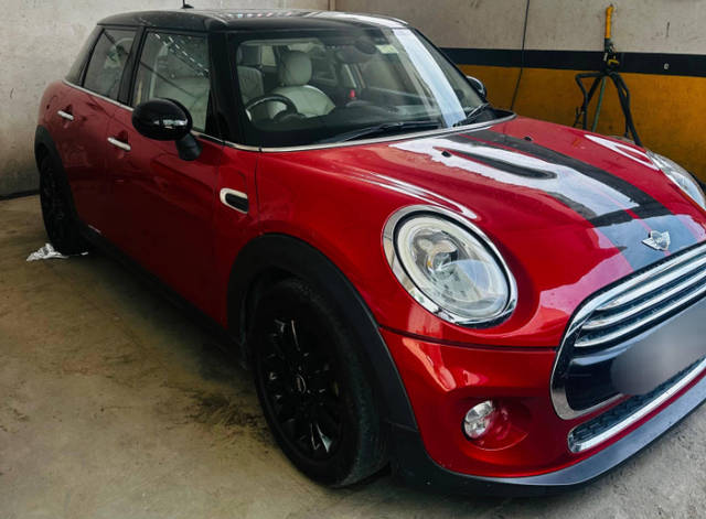https://images10.gaadi.com/usedcar_image/4628034/original/4bc937fc71abaac0a8ab9fd3115f94f7.png?imwidth=6400