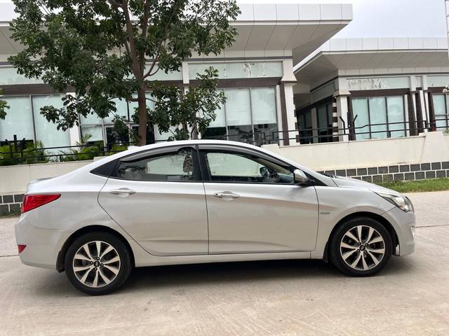 https://images10.gaadi.com/usedcar_image/4628039/original/27927538fc21f53e21d6f1b92754ebf6.jpg?imwidth=6401