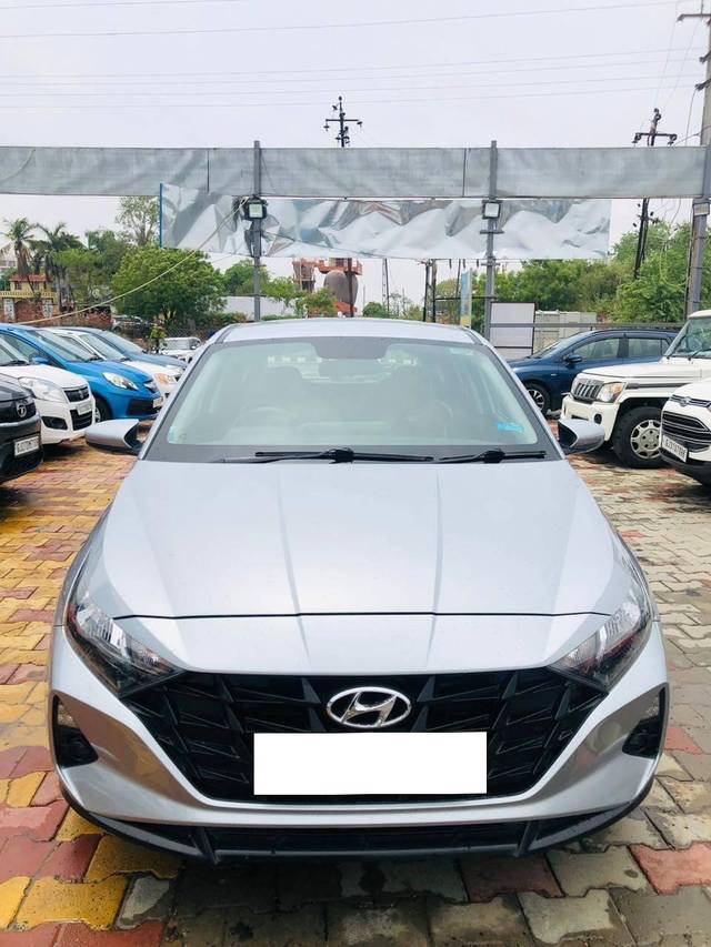 https://images10.gaadi.com/usedcar_image/4628043/original/processed_10483c42-4eeb-4e38-ba2b-18f9abf348f4.jpg?imwidth=6402