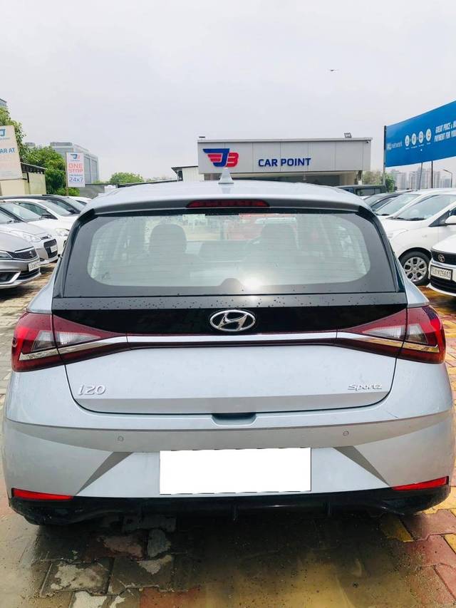 https://images10.gaadi.com/usedcar_image/4628043/original/processed_6453cf22-b785-4e20-ad4b-515eff4ad6ec.jpg?imwidth=6401