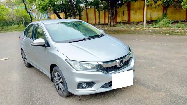 https://images10.gaadi.com/usedcar_image/4628049/original/processed_9313bbbf791d2a087261eb09fc94c419.jpg?imwidth=6400
