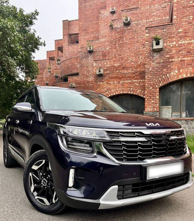 https://images10.gaadi.com/usedcar_image/4628053/original/processed_c910c26ef6312550a11cdf9cc626f5d7.jpeg?imwidth=6400