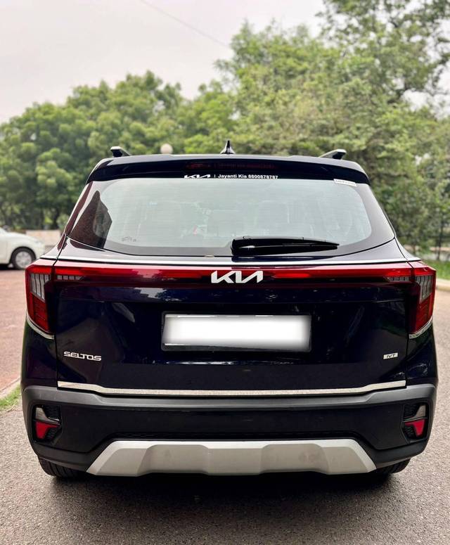 https://images10.gaadi.com/usedcar_image/4628053/original/processed_e271e423fa7127e8f87004048b992189.jpeg?imwidth=6402
