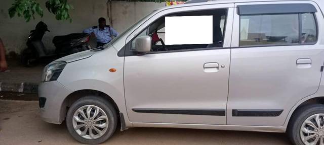 https://images10.gaadi.com/usedcar_image/4628081/original/processed_884a850c-f019-4f77-b439-9c276583f200.jpg?imwidth=6402
