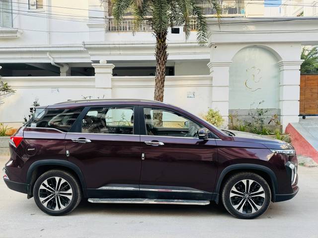 https://images10.gaadi.com/usedcar_image/4628120/original/processed_5824972145c81d52cae0433effbf5818.jpg?imwidth=6401