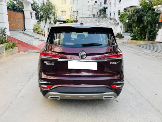 https://images10.gaadi.com/usedcar_image/4628120/original/processed_7a5adffd0bdb6bac87d4d181d2308e66.jpg?imwidth=6402