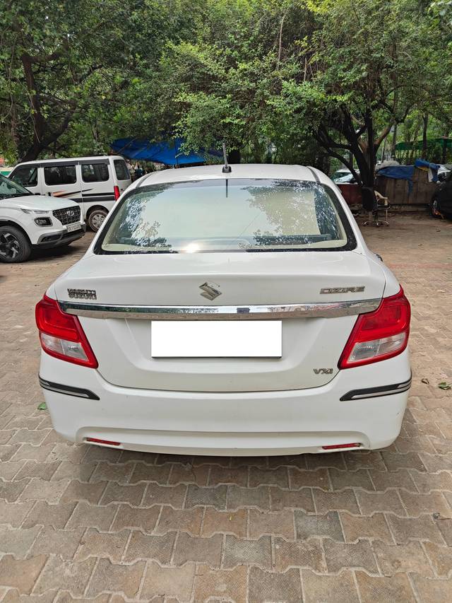 https://images10.gaadi.com/usedcar_image/4628129/original/processed_1706e5411370a228eee46b8611fb53e8.jpg?imwidth=6401
