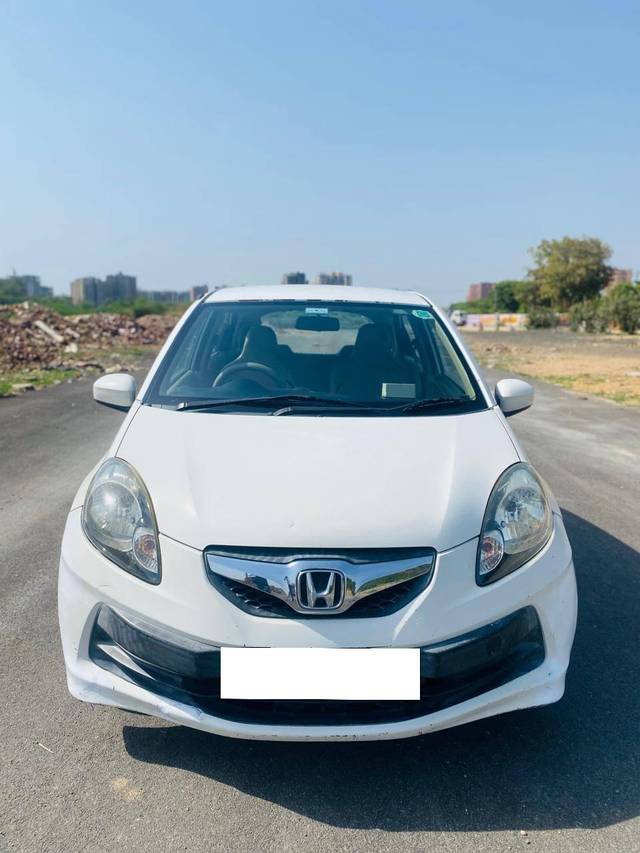 https://images10.gaadi.com/usedcar_image/4628138/original/processed_517e5160-ea61-4c1d-91e6-8097e6bfe062.jpg?imwidth=6402