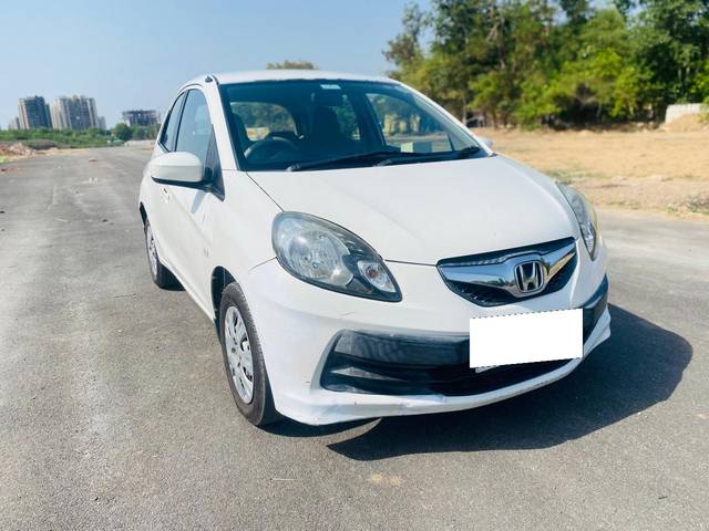 https://images10.gaadi.com/usedcar_image/4628138/original/processed_d11adf7e-6619-4093-a164-21ecd1d6e95d.jpg?imwidth=6400