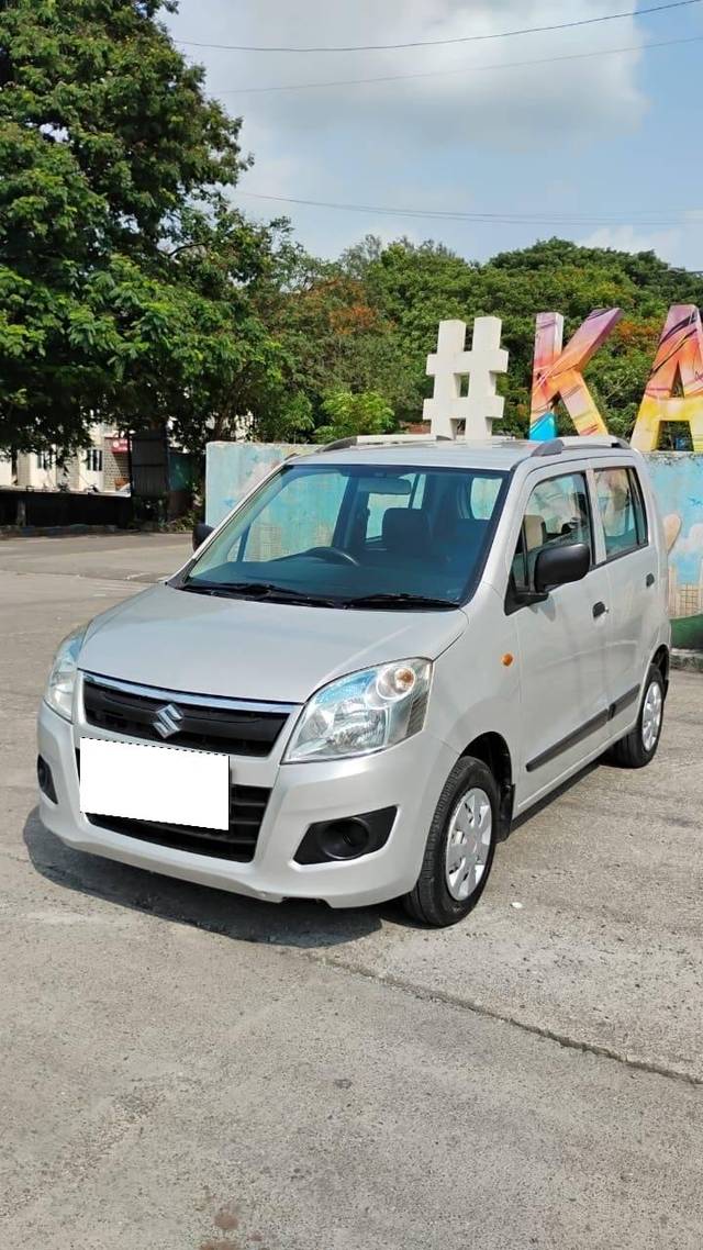 https://images10.gaadi.com/usedcar_image/4628144/original/processed_748d0e12-405d-42f3-8044-a15f469f5488.jpg?imwidth=6402
