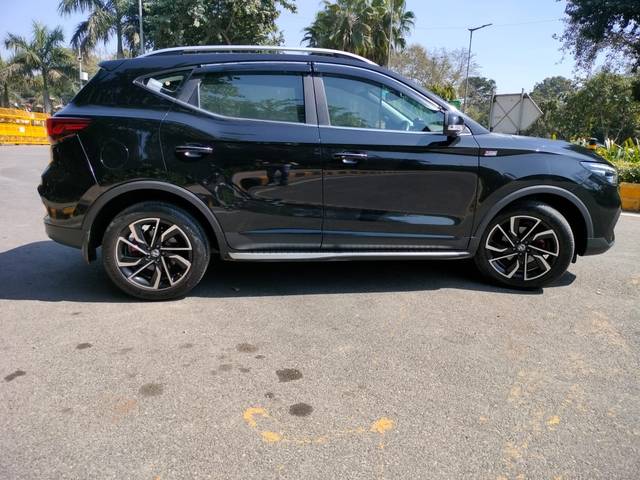 https://images10.gaadi.com/usedcar_image/4628150/original/bf97b37eba194e240cebc3c7049c3037.jpg?imwidth=6401