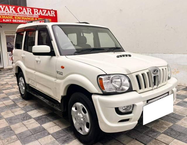 https://images10.gaadi.com/usedcar_image/4628174/original/processed_f634af5b2d1d2881f896ffc901736b89.jpg?imwidth=6400
