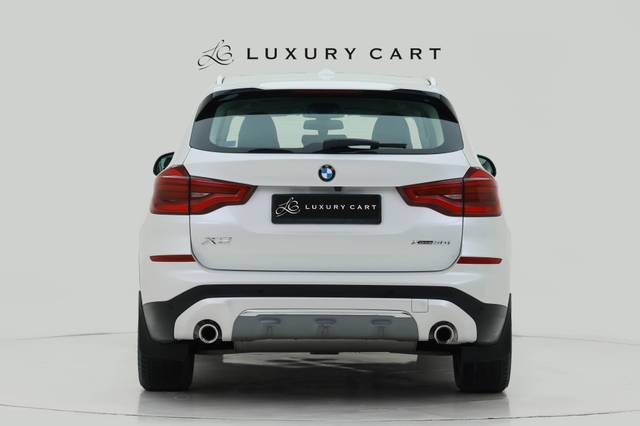 https://images10.gaadi.com/usedcar_image/4628182/original/processed_c784eff7c442e9919f4b2602b41573ed.jpg?imwidth=6402