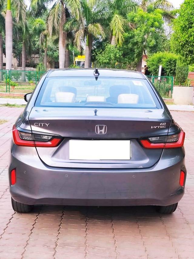https://images10.gaadi.com/usedcar_image/4628183/original/processed_57b9d87a-8727-44a7-a28c-77e1e02b0f93.jpg?imwidth=6402