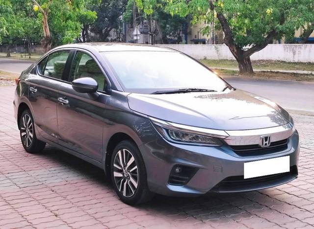 https://images10.gaadi.com/usedcar_image/4628183/original/processed_ea9abdf8-b6bb-4719-933a-7b5fac17631e.jpg?imwidth=6400