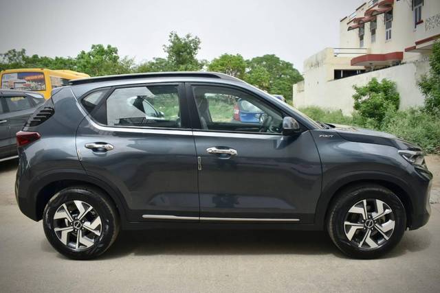 https://images10.gaadi.com/usedcar_image/4628205/original/processed_521e1566167ac37d0e29684cb31d3d10.JPG?imwidth=6401