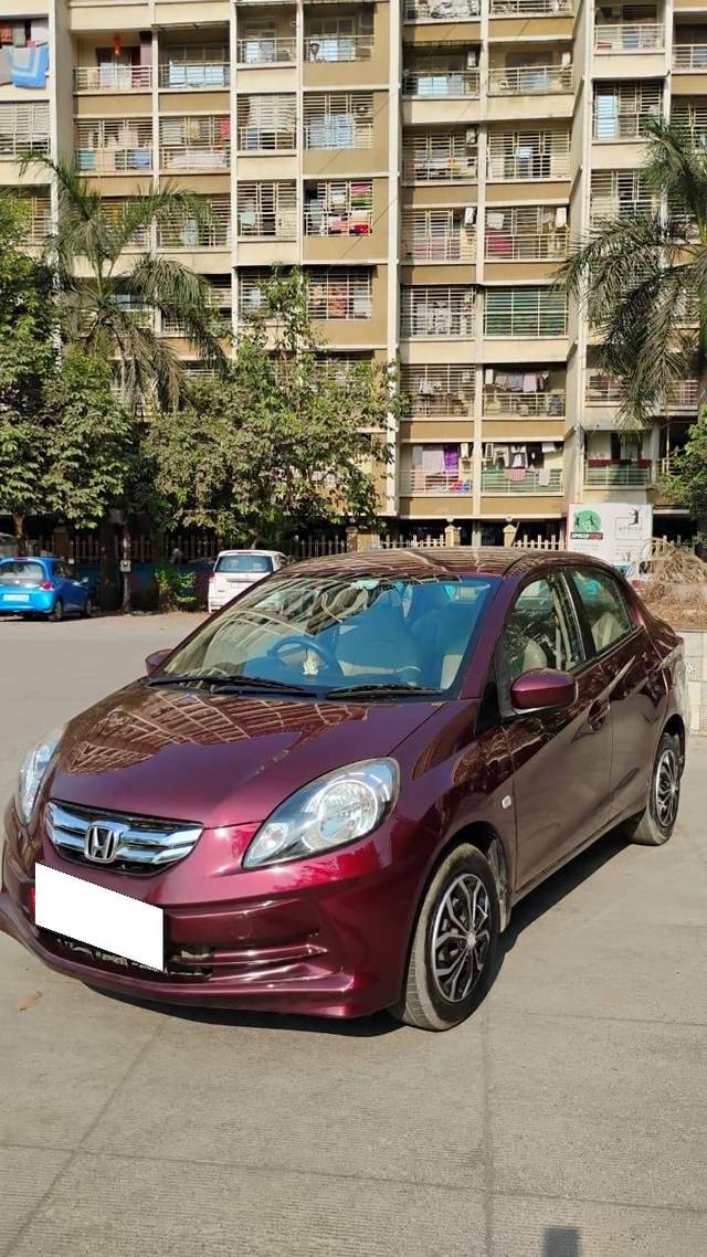 https://images10.gaadi.com/usedcar_image/4628212/original/processed_6d813759-21f3-4a3c-9e7d-9baa8f04dcdf.jpg?imwidth=6402