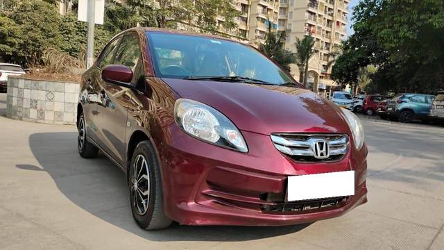 https://images10.gaadi.com/usedcar_image/4628212/original/processed_b82b1b8d-da68-4a97-87a6-afd7af301eff.jpg?imwidth=6400