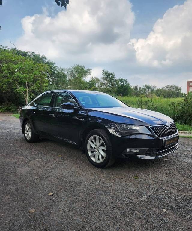 https://images10.gaadi.com/usedcar_image/4628227/original/processed_c40c038d0ca5511f2fb7f81265c902b0.jpg?imwidth=6400