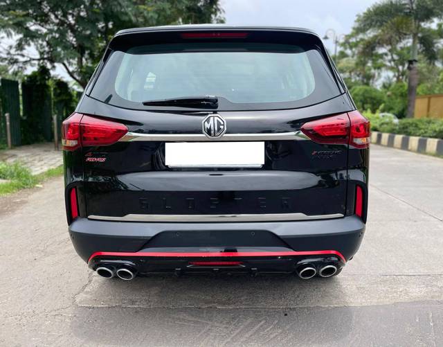 https://images10.gaadi.com/usedcar_image/4628230/original/processed_c2edcbc9111d2f74dd24aa507b86f060.jpg?imwidth=6402