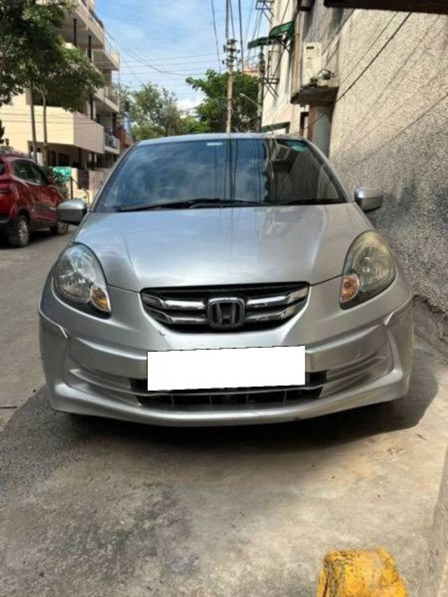 https://images10.gaadi.com/usedcar_image/4628270/original/processed_5a8545a6-e1b6-4aef-bc24-45cb490b08ca.jpeg?imwidth=6402