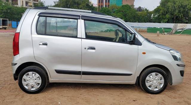 https://images10.gaadi.com/usedcar_image/4628330/original/4c95ff7875f72796c2112e4c5986edd1.jpg?imwidth=6401
