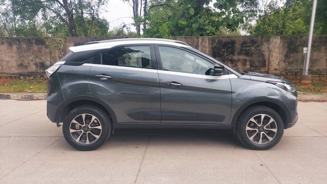 https://images10.gaadi.com/usedcar_image/4628341/original/612f9550bc80bcce539dd85e0f361c0f.jpg?imwidth=6401