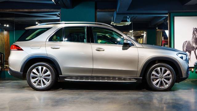https://images10.gaadi.com/usedcar_image/4628343/original/3f00ba8d18a9b75ba1fc4f1d9148cac4.jpeg?imwidth=6401