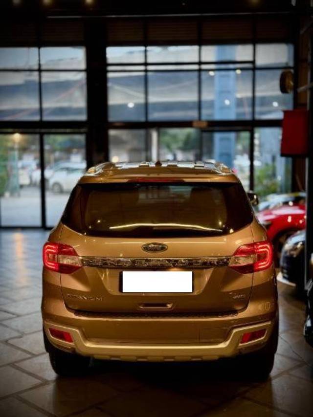 https://images10.gaadi.com/usedcar_image/4628344/original/processed_6b24f0b9-612f-4ee8-a79d-cfca4bece992.jpg?imwidth=6401