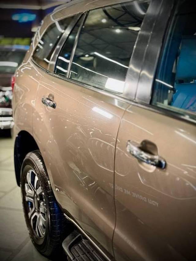 https://images10.gaadi.com/usedcar_image/4628344/original/processed_85b977bb-7547-46f1-bf82-27f1171f0063.jpg?imwidth=6402