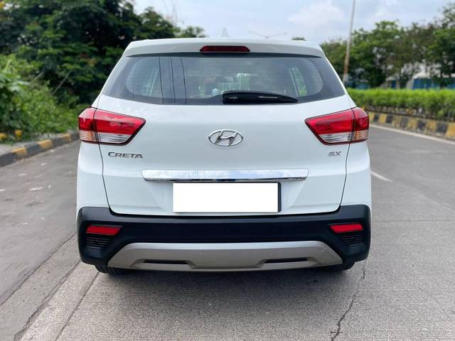 https://images10.gaadi.com/usedcar_image/4628364/original/processed_5d0d6a43bdda6564d9d5409fbebc79e5.jpg?imwidth=6402