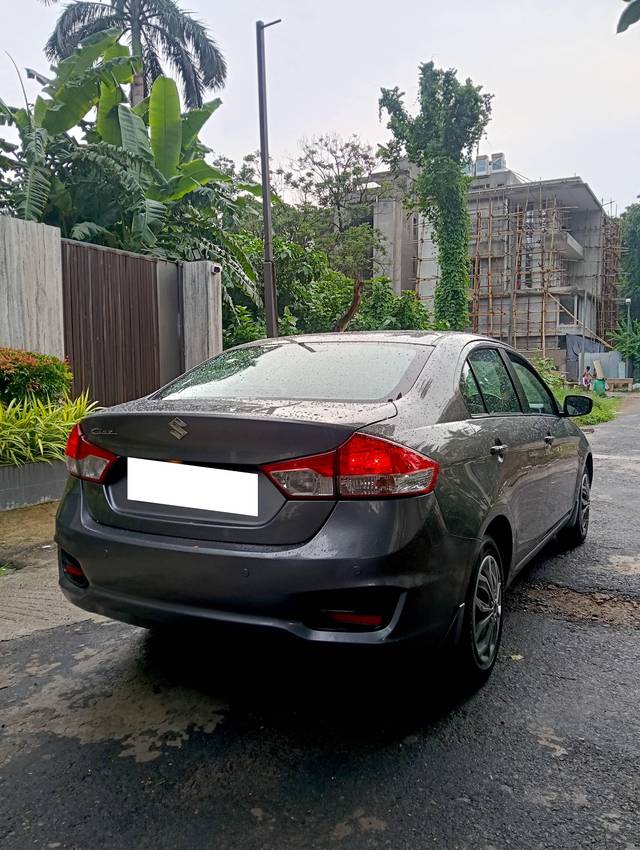 https://images10.gaadi.com/usedcar_image/4628378/original/processed_79059dfb5706cdb2664dd01ca6943e9a.jpg?imwidth=6402