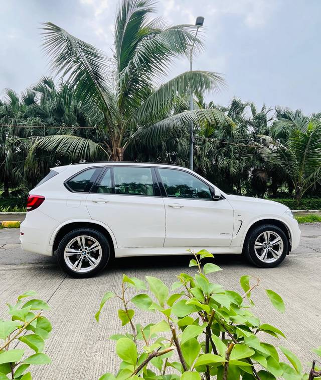 https://images10.gaadi.com/usedcar_image/4628396/original/a9432cf0615a0ed7e2d09980ca4942f6.jpeg?imwidth=6401