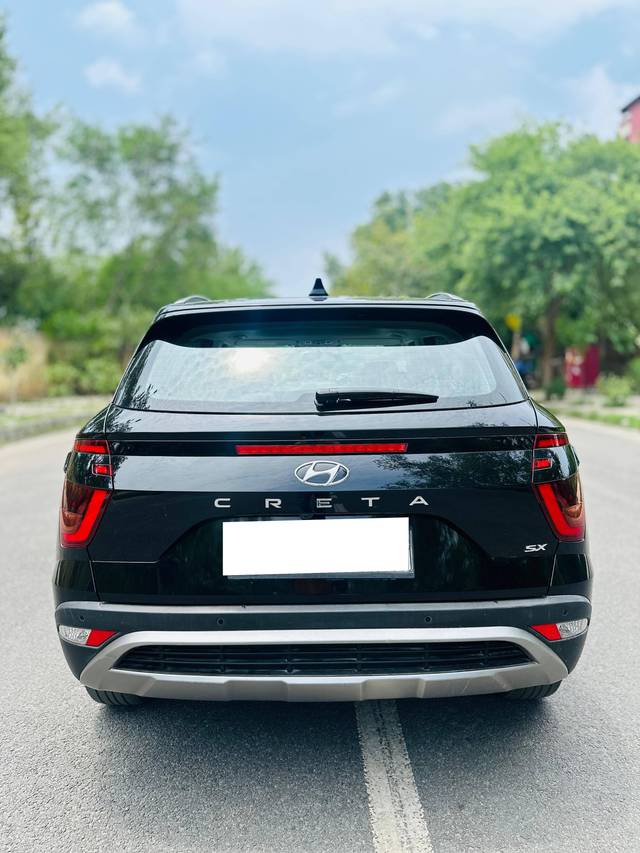 https://images10.gaadi.com/usedcar_image/4628403/original/processed_f83502f9d09cc31e7b1340c4b11ee324.jpg?imwidth=6402