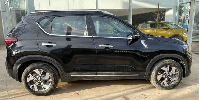 https://images10.gaadi.com/usedcar_image/4628407/original/processed_09b808b7649fe0e31200333c02aef218.jpeg?imwidth=6401