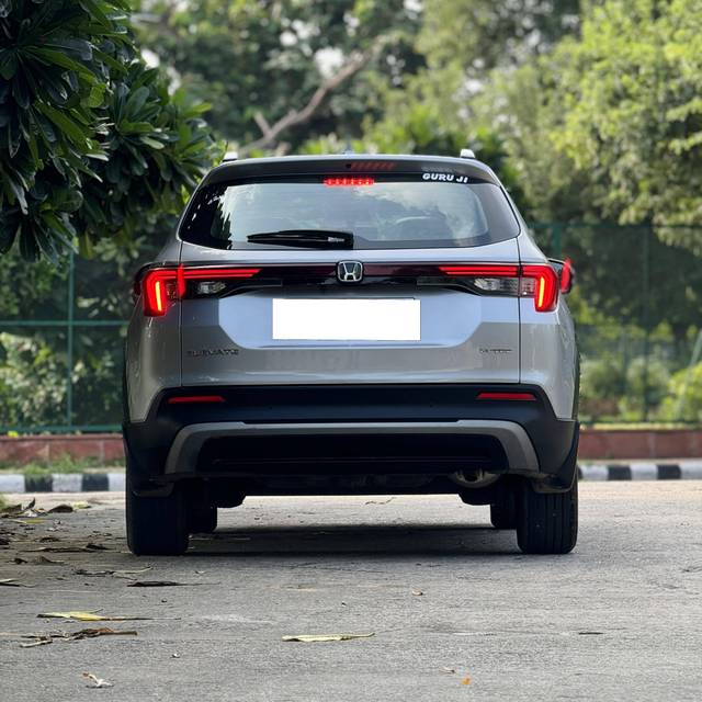https://images10.gaadi.com/usedcar_image/4628412/original/processed_f1a0f26229ed3e7900c71d848439c286.jpg?imwidth=6402