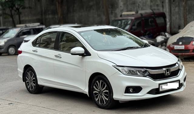 https://images10.gaadi.com/usedcar_image/4628413/original/processed_a7f30732669596fd67c79f08f5998d2f.jpeg?imwidth=6400