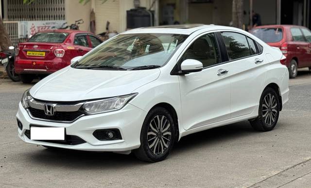 https://images10.gaadi.com/usedcar_image/4628413/original/processed_c92e23f8e7cc25014b17a33f72abbcf3.jpeg?imwidth=6402