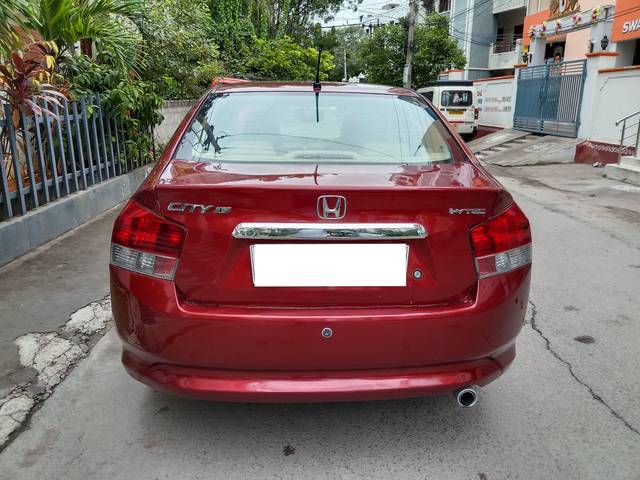 https://images10.gaadi.com/usedcar_image/4628457/original/processed_ba2e273e50631491d1a4d1ef8f6de29f.jpg?imwidth=6402