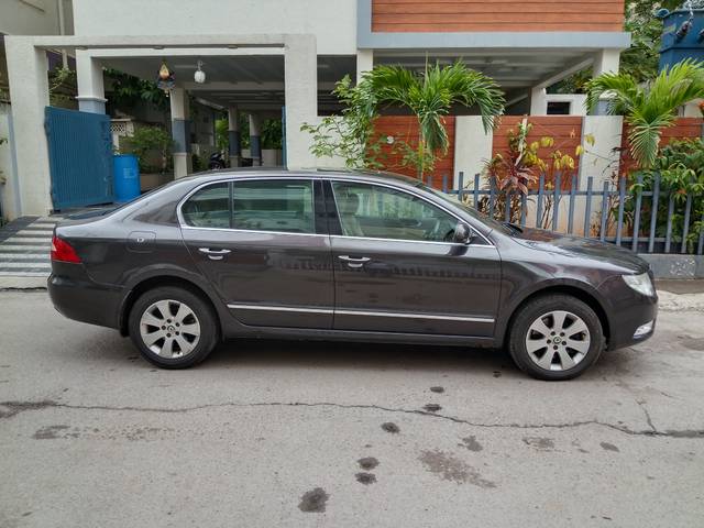 https://images10.gaadi.com/usedcar_image/4628466/original/b767d211653e81a862b578ed224a4226.jpg?imwidth=6401